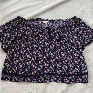Off the shoulder medium American Eagle shirt!